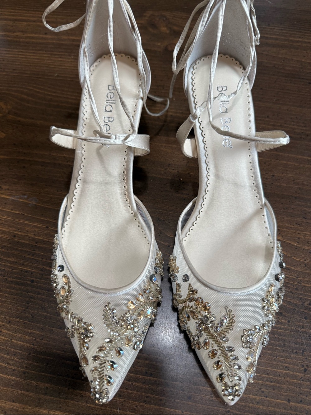 Bella Bella Frances Champagne Kitten Heels size 8.5 39